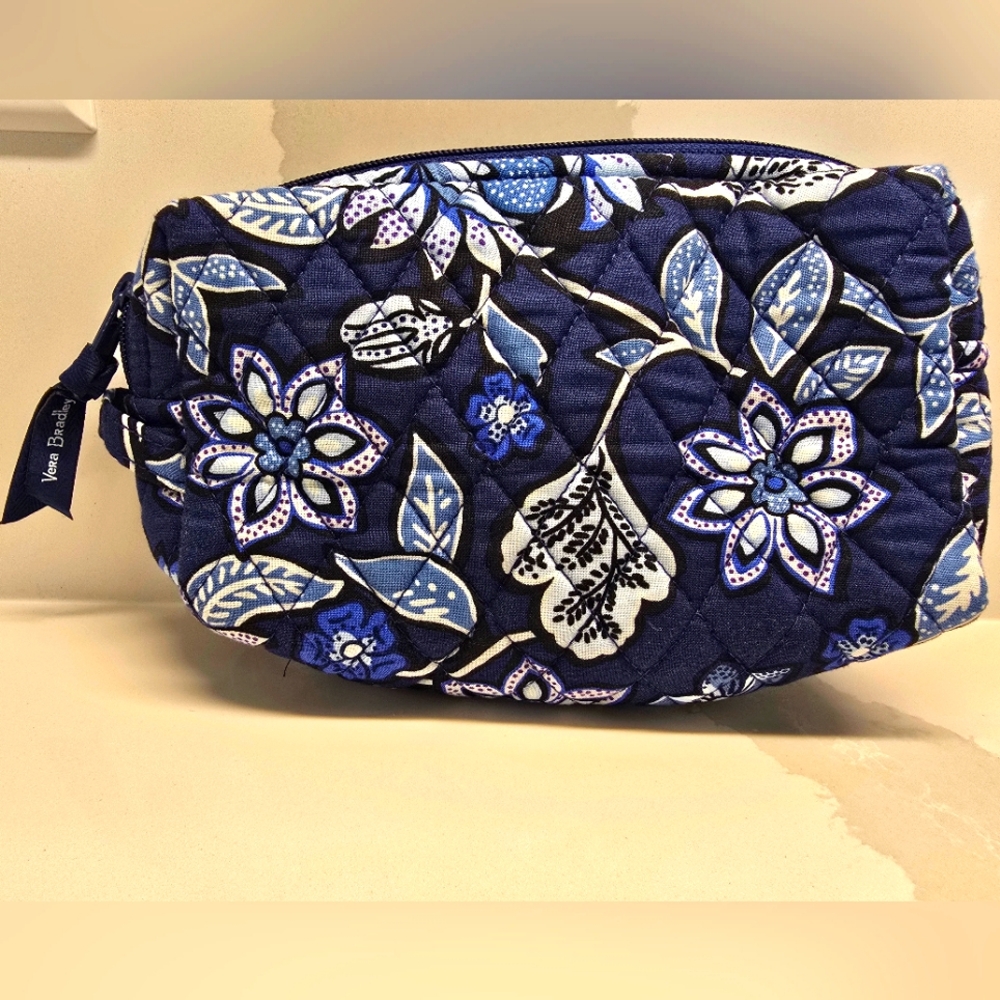 Vera Bradley Cosmetic case